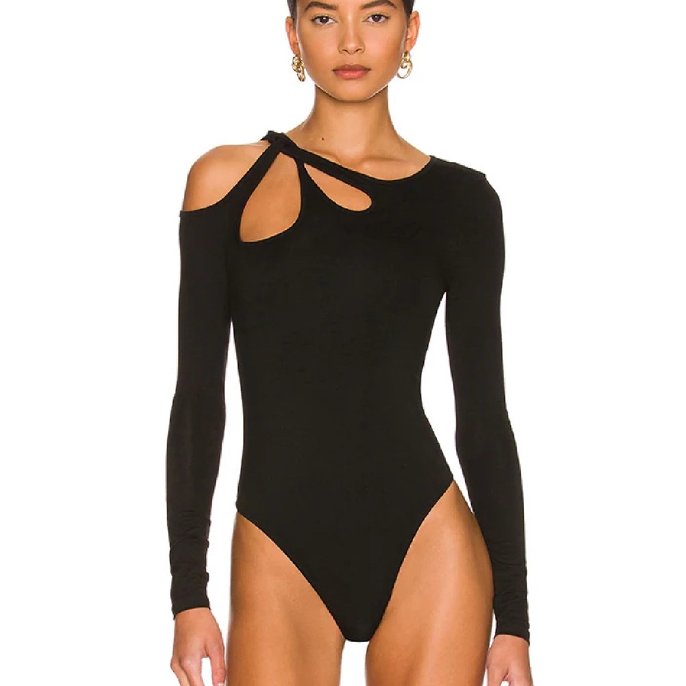 Superdown Yesenia Twist Bodysuit in Black